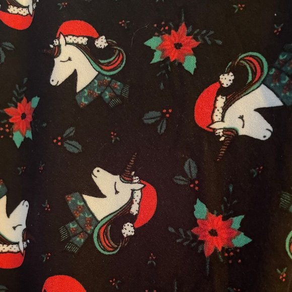 Pants - ✨ANY 3 ITEMS FOR $15 - 💎CHRISTMAS UNICORN  ANKLE/CAPRI LEGGINGS - NWT